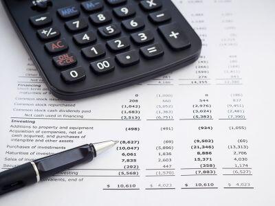 Calculator and a report on business expenses